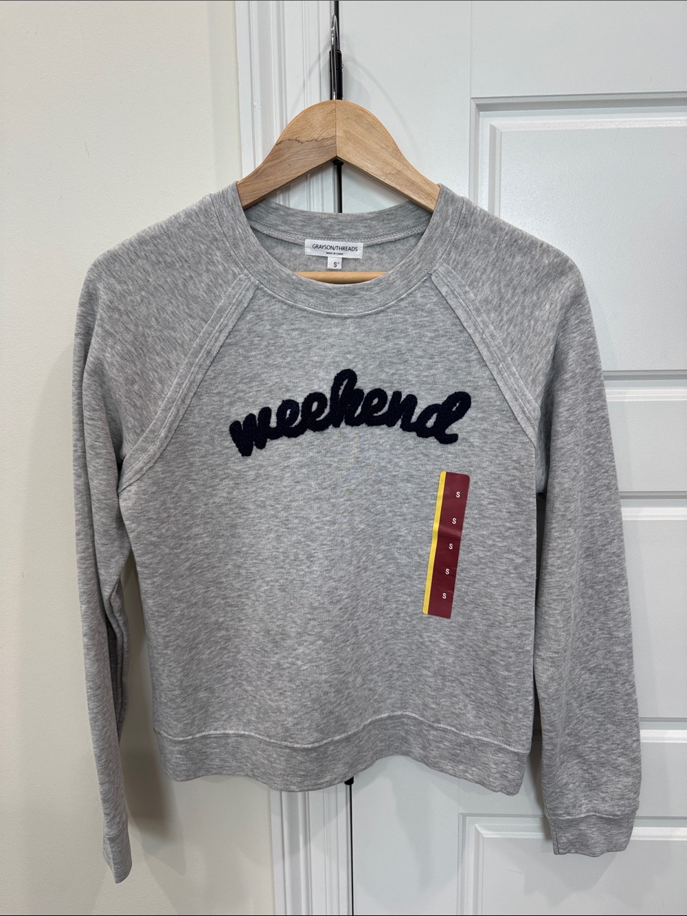 NEW Women’s Gray Crewneck Sweatshirt Lightweight & Very Soft, size Small